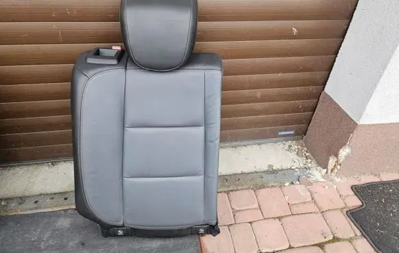 Rear seat