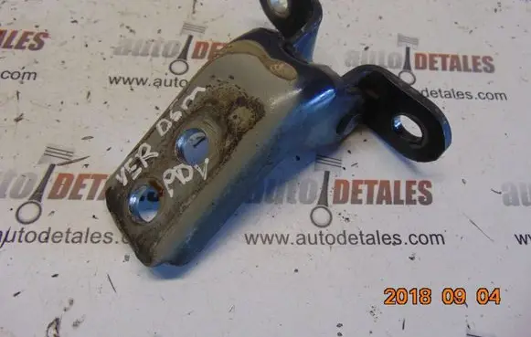 Toyota Corolla Verso AR10 Front door upper hinge