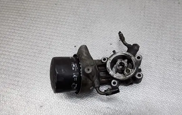 Nissan Pathfinder R51 Oil filter mounting bracket