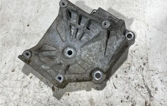Mitsubishi Outlander A/C compressor mount bracket Caa116a072