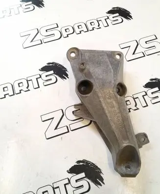 BMW 1 E81 E87 Engine mounting bracket 6760307