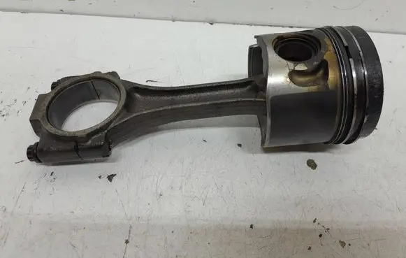 Volkswagen Caddy Piston with connecting rod 038G 19R0