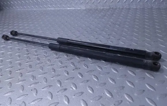 Suzuki Swift III Tailgate/trunk strut/damper 8185052R00 8186052R00 8377052R005PK