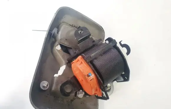 Middle seatbelt (rear)