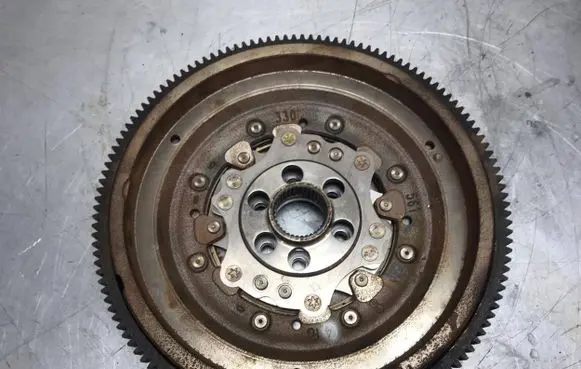 Volkswagen Transporter - Caravelle T5 Dual mass flywheel 03L105266AM 2295000524