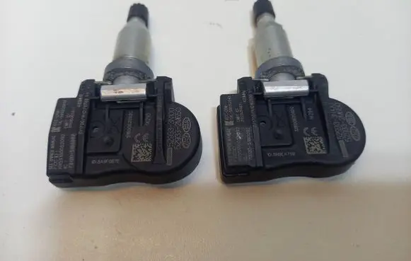 Hyundai i30 Tire pressure sensor 529333N100 529332M650