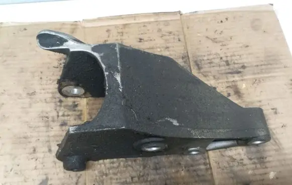 Opel Vectra C Engine mounting bracket