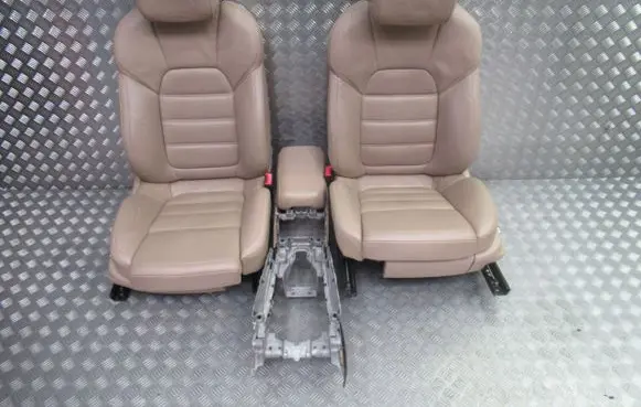 Porsche Macan (95B) Front driver seat 