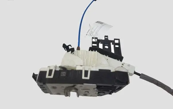 Mercedes-Benz A W176 Front door lock A1667200635 ZGS012
