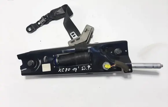Volvo XC70 Front seatbelt 