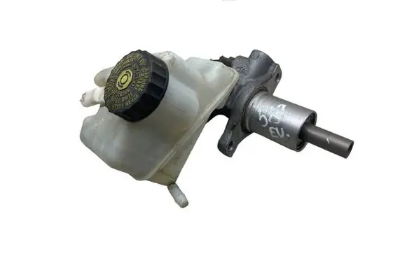 Mercedes-Benz E AMG W212 Master brake cylinder A2044300002