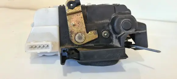 Peugeot 607 Rear door lock 1402A