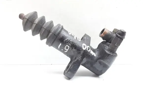 Volvo S40, V40 Clutch slave cylinder 