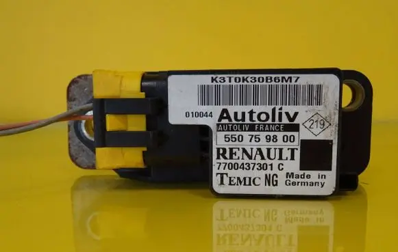 Renault Scenic I Airbag deployment crash/impact sensor 7700437301C