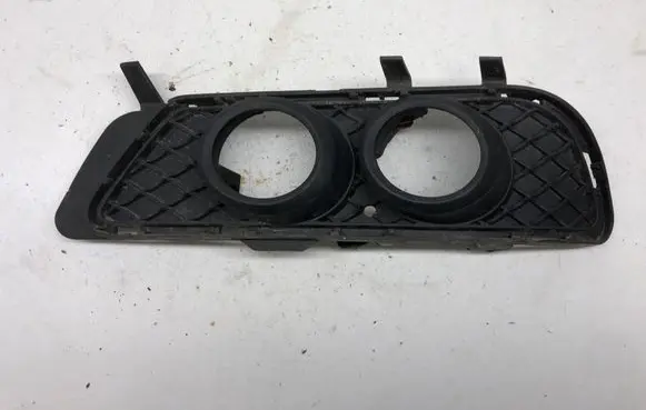 Mercedes-Benz E W212 Front fog light trim/grill A2128850823