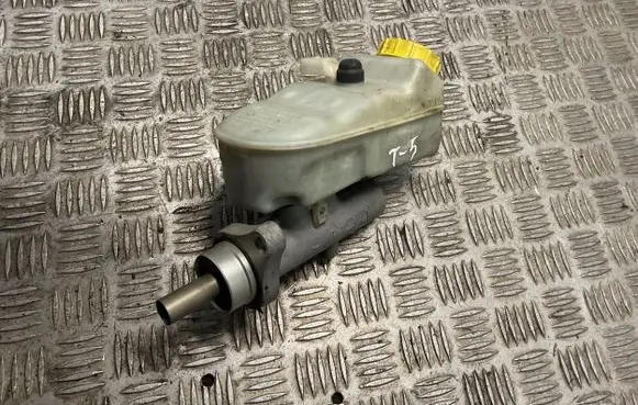 Volkswagen Transporter - Caravelle T5 Master brake cylinder
