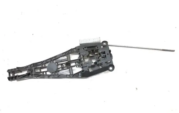 Rear door exterior handle/bracket