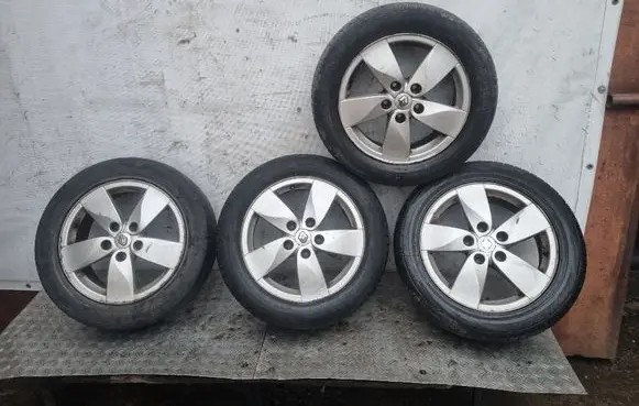 R16 alloy rim