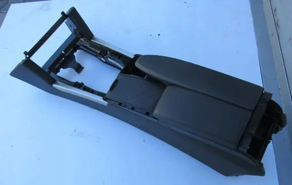Mercedes-Benz E W212 Center console A2126800165