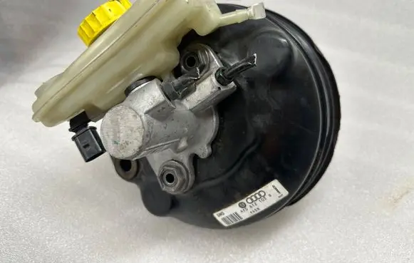 Audi A6 S6 C6 4F Brake booster 4F0612105G