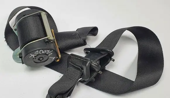 Ford C-MAX I Middle seatbelt (rear) 3M51-R511B68-BF
