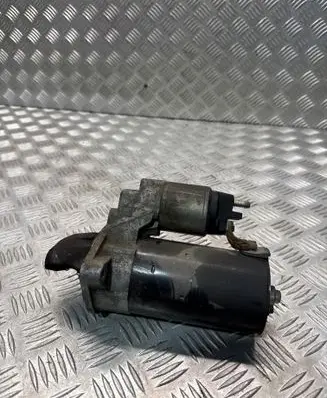 BMW 5 E60 E61 Starter motor 7796892