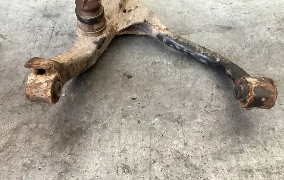 Front lower control arm/wishbone