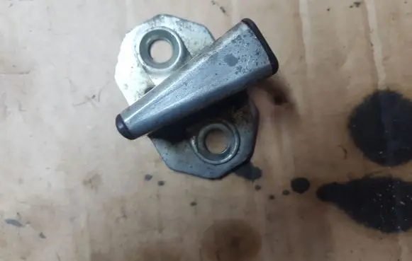 Mercedes-Benz S W140 Front door lock loop/hook striker 