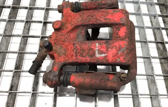 Nissan X-Trail T30 Rear brake caliper