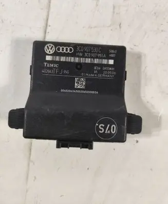 Volkswagen Golf V Gateway control module 3C0907530C 3C0907951A