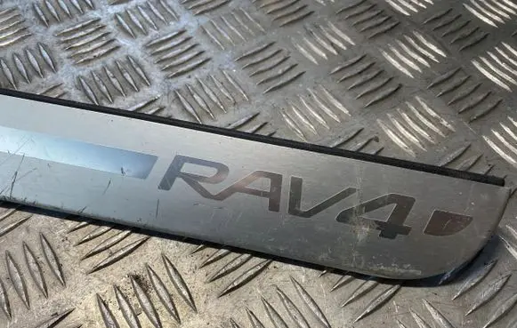 Toyota RAV 4 (XA30) Front sill trim cover 6791142030 SA30