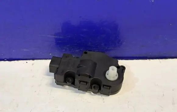 Porsche Cayenne (92A) A/C air flow flap actuator/motor 410475520 412650750