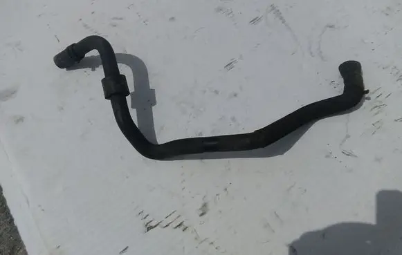 Volkswagen Golf V Engine coolant pipe/hose
