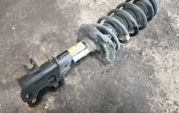 Opel Mokka X Front shock absorber with coil spring 95320366