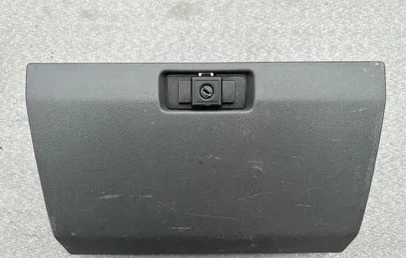 Mitsubishi Pajero Glove box MB775412 MB652136