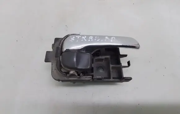 Nissan X-Trail T30 Front door interior handle