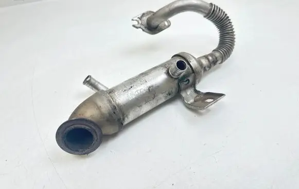 Ford Focus EGR valve cooler 2M509F464AA