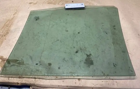 Saab 9-3 Ver2 Rear door window glass 43R001105 E000186 DOT57M20AS2