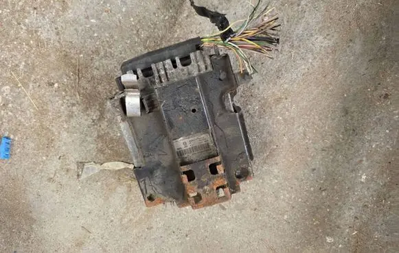 Renault Scenic I Engine control unit/module 7700105953