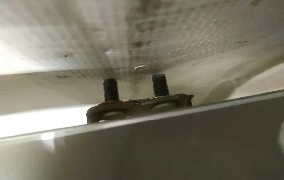 Tailgate/trunk/boot hinge