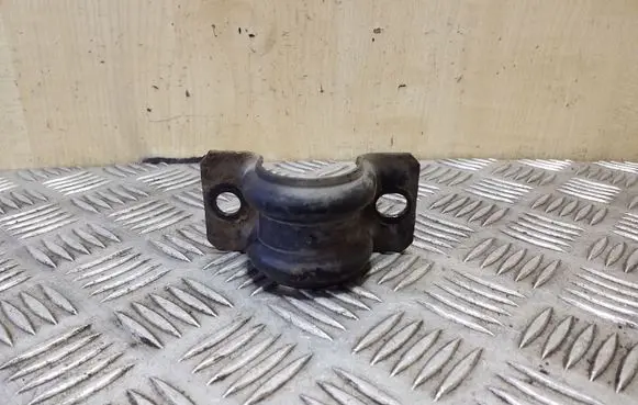 KIA Sorento Sway bar bush bracket, front 