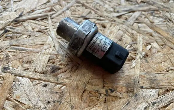 Audi A6 S6 C5 4B Air conditioning (A/C) pressure sensor 8D0959482B