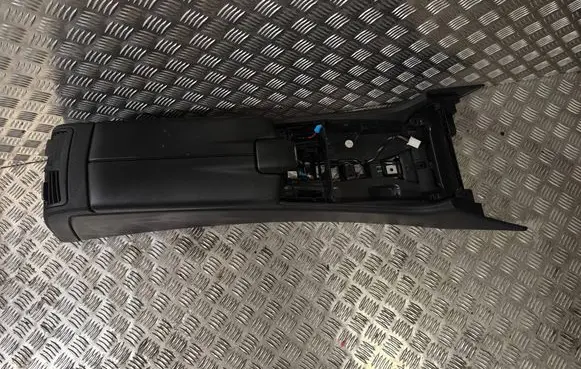 Mercedes-Benz CLS C218 X218 Armrest A218680005