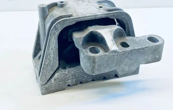 Volkswagen PASSAT B6 Engine mount bracket 1K0199262BA
