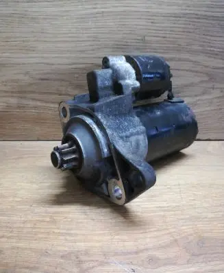 Volkswagen Golf IV Starter motor 020911023F