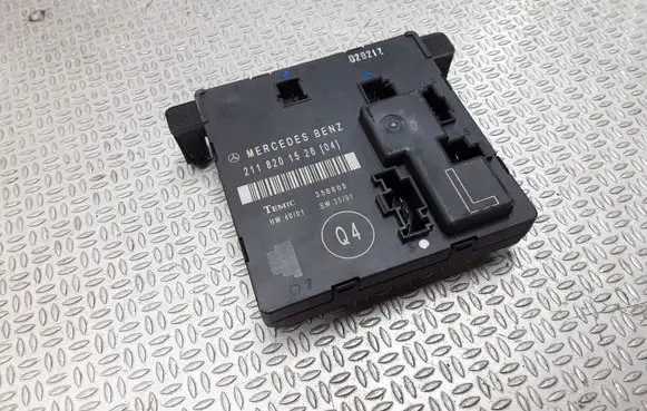 Mercedes-Benz E W211 Door control unit/module 2118201526