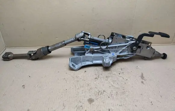 Steering wheel axle set