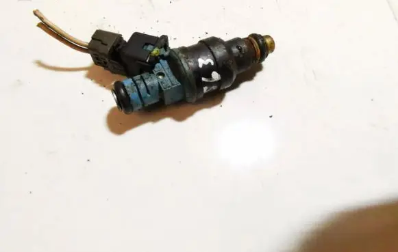 Hyundai Accent Fuel injector 3531022010 9250930006