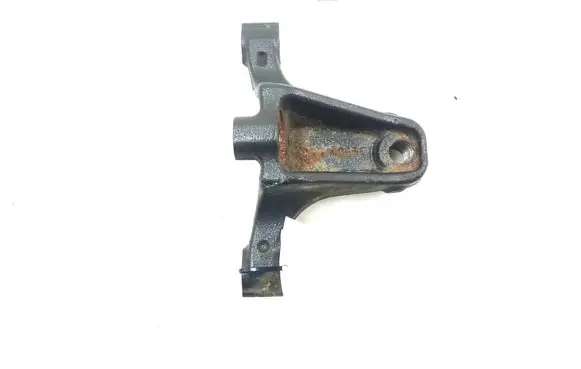 Mercedes-Benz Vito Viano W447 Engine mounting bracket A6222240000
