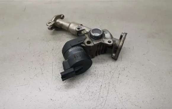 BMW 1 E81 E87 EGR valve 7563241